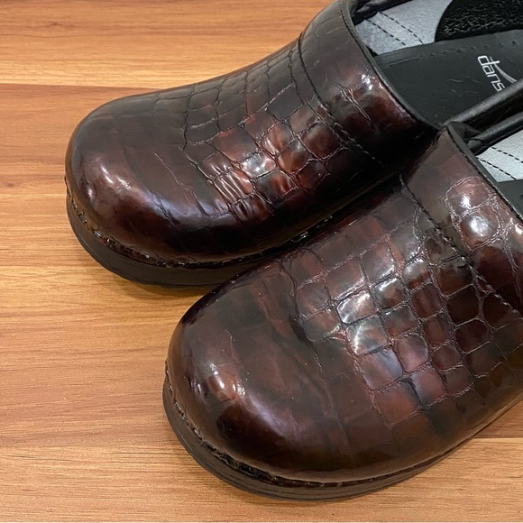 DANSKO Professional Clogs Brown Croc Patent Leather Nurse Shoes Size 38 7.5-8 US - Picture 4 of 16